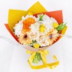 Женское счастье - букет с белыми розами и тюльпанами 2